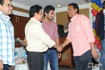 Aadi Birthday Celebrations With Pyaar Mein Padipoyane Team